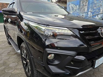 2018 Toyota Fortuner 4X2 G AT DIESEL TRD SPORTIVO