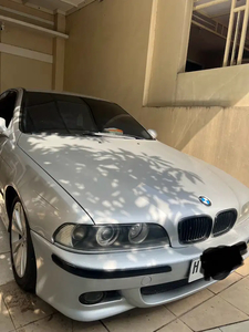 BMW 530i 2001