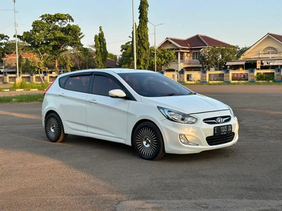 Hyundai Grand Avega 2012