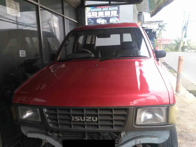 Isuzu Panther 1992