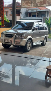 Isuzu Panther 2003