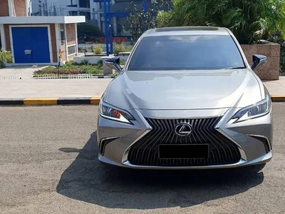 Lexus ES300h 2020