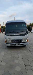 Isuzu Elf Minibus 2014