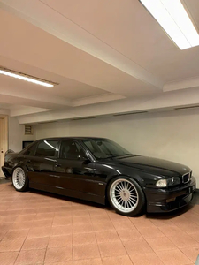 BMW 730Li 1995