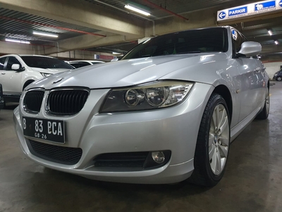 BMW 3 Series 320i e90 lci matic 2012 low km