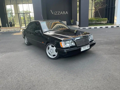 Mercedes-Benz E220 1995