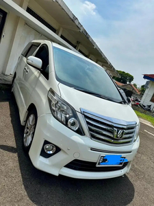 Toyota Alphard 2012