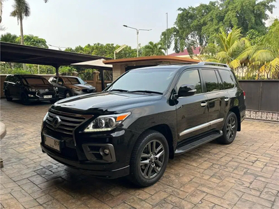 Lexus LX570 2013