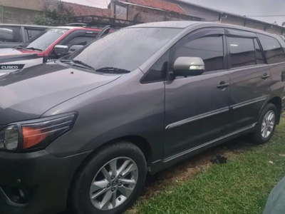 Toyota Kijang Innova 2012