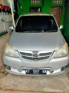 Daihatsu Xenia 2011