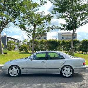 Mercedes-Benz E240 2000