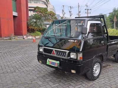 Mitsubishi L300 2019