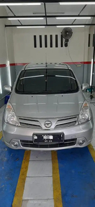 Nissan Grand livina 2011