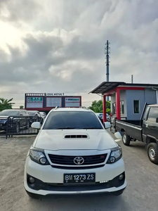 Toyota Fortuner 2015