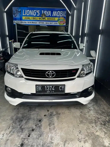 Toyota Fortuner 2015