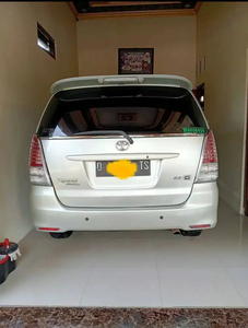 Toyota Innova 2010