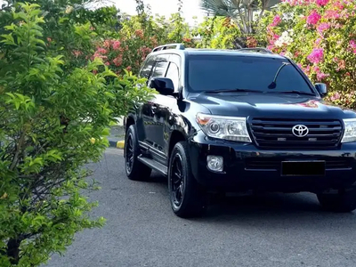 Toyota Land Cruiser 2011