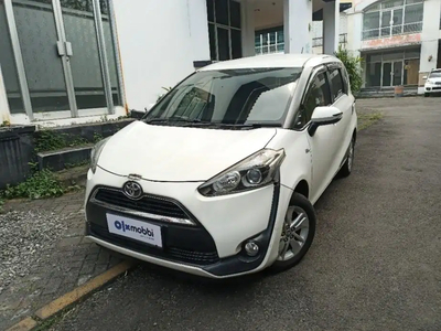 Toyota Sienta 2016