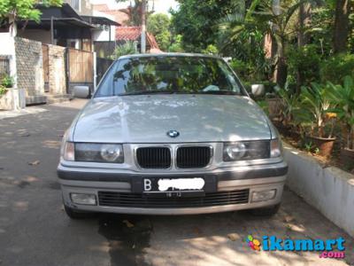 Dijual BMW 318i M43 1997 Silver Metalik