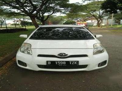 Dijual Mobil Toyota Yaris J Hatchback Tahun 2012