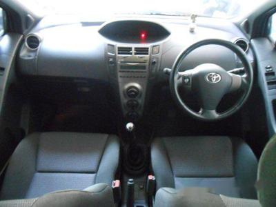 Dijual Mobil Toyota Yaris S 2012