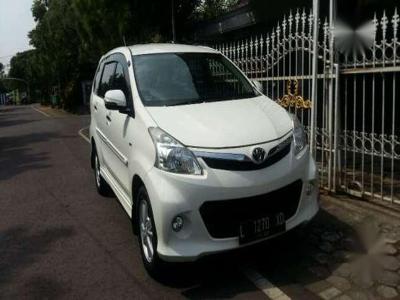 Jua Toyota Avanza Veloz Matic Putih 2012