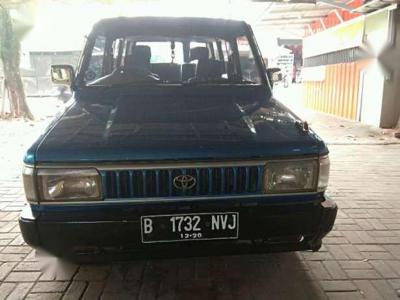 JUal mobil Toyota Kijang 1995