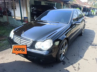 Mercedes-Benz C240 2005