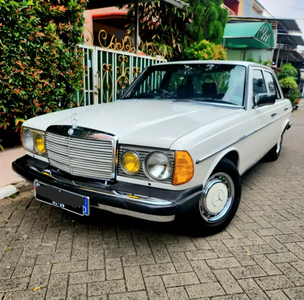 Mercedes-Benz E280 1985