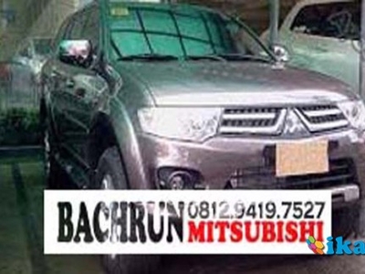 Mitsubishi Pajero Sport Hitam