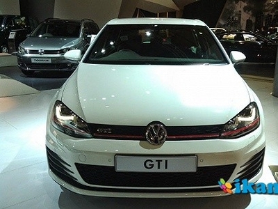 VW Golf GTI MK7 New Volkswsagen Indonesia Vs Bmw 320I Sport