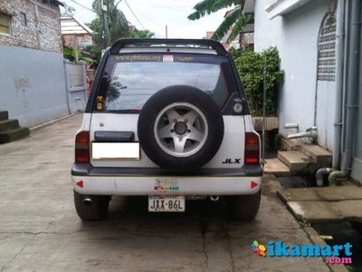 Jual Suzuki Escudo Putih 1995