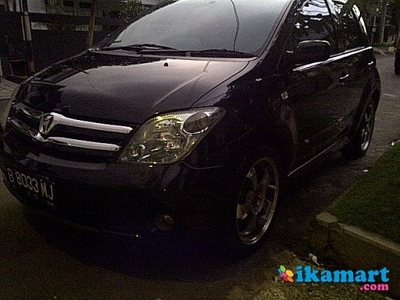 Jual Toyota Ist 1500cc Black 2004