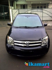 Jual Toyota IST HITAM MATIC 2004 ISTIMEWA!