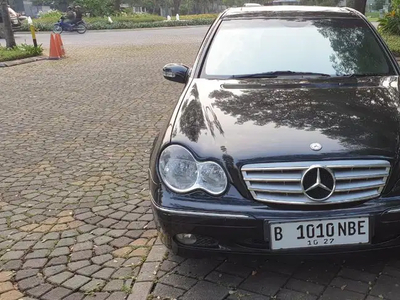 Mercedes-Benz C240 2002