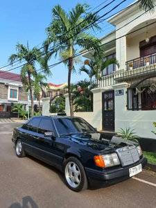 Mercedes-Benz E300 1989