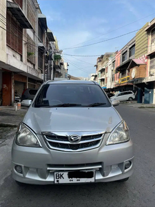 Daihatsu Xenia 2011