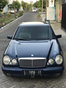 Mercedes-Benz E230 2000