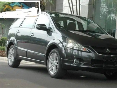 Mitsubishi Grandis 2008