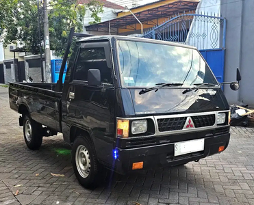 Mitsubishi L300 2017