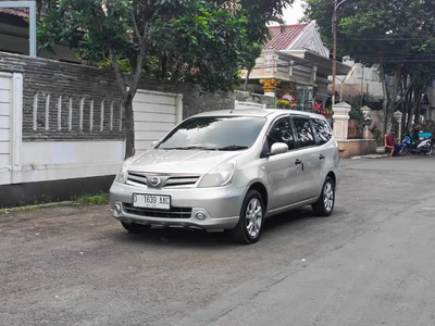 Nissan Grand livina 2012