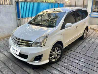 Nissan Grand livina 2013