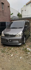 Nissan Serena 2010