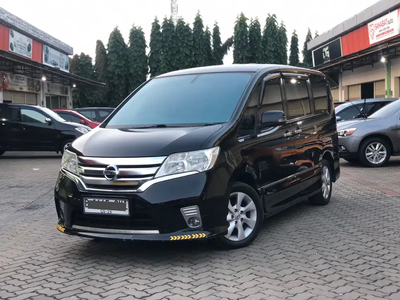 Nissan Serena 2013