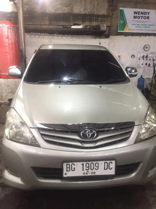 Toyota Kijang Innova 2011