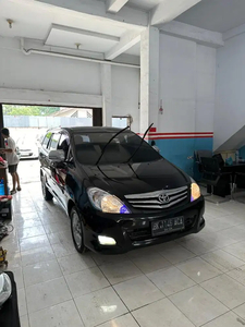 Toyota Kijang Innova 2011