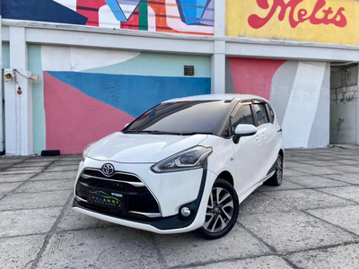 Toyota Sienta 2017