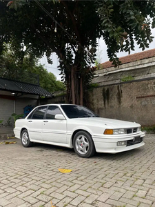 Mitsubishi Eterna 1991