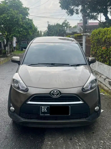 Toyota Sienta 2016