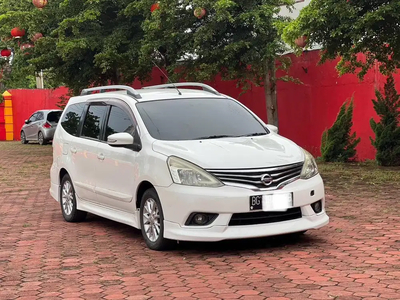 Nissan Grand livina 2014